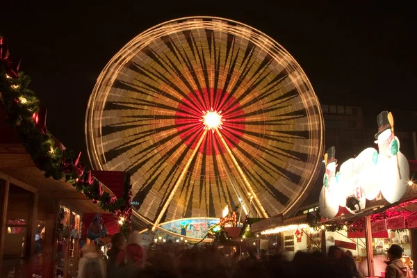 Óriás Óriáskerék Körhinta Vidámpark — Stock Fotó