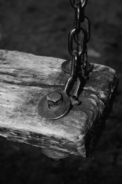 橋の上の錆びた鉄の鎖 — ストック写真