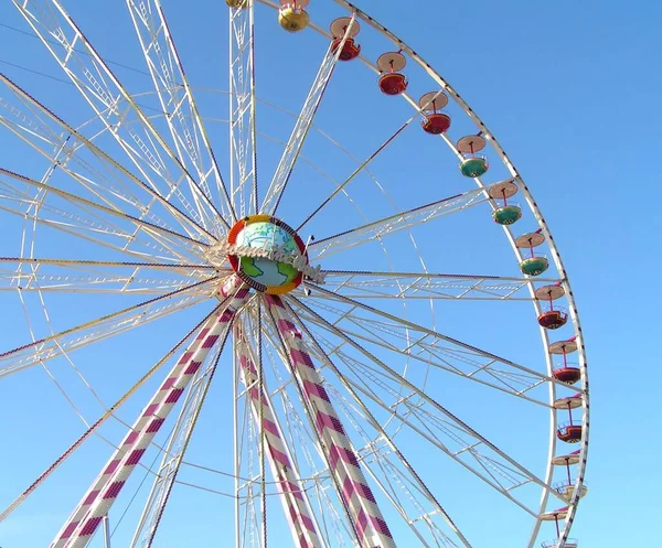 Atração Moderno Parque Diversões — Fotografia de Stock