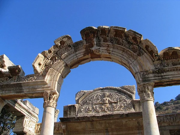 Yüzyılda Roma Mparatoru Hadrian Onuruna Inşa Edildi Orta Kısımda Kader — Stok fotoğraf