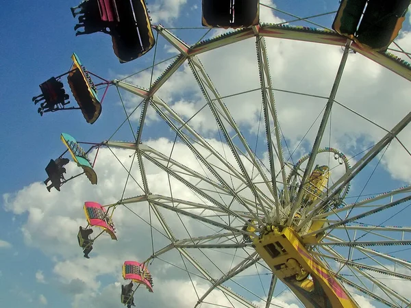 Carnaval Carrousel Van Het Pretpark — Stockfoto