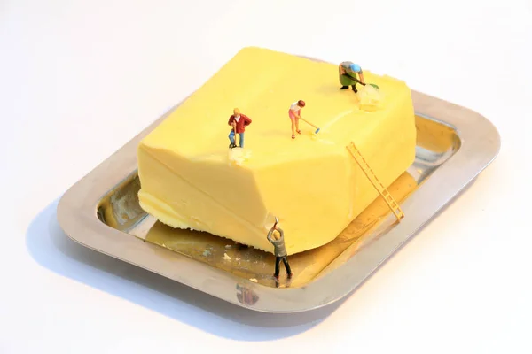 Beyaz Arka Planda Lezzetli Peynirli Pasta — Stok fotoğraf