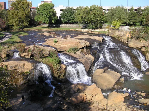 Hermosa Cascada Sobre Fondo Naturaleza — Foto de Stock