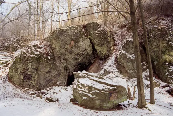 Alte Steinmauer Winter — Stockfoto