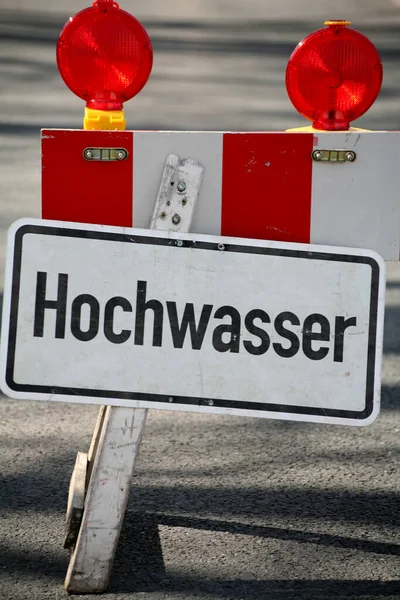 Road closure due to flooding of the Weser in Rinteln (Lower Saxony)