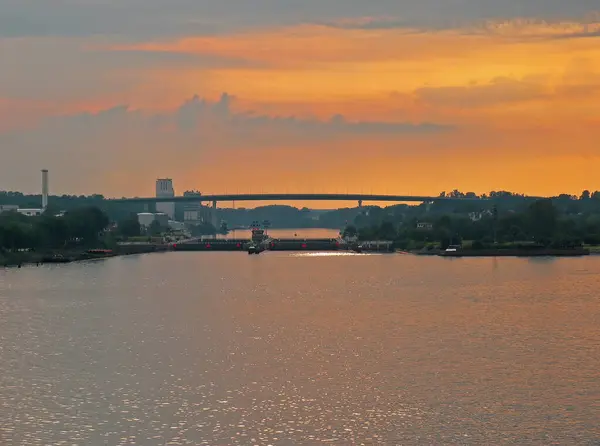 Puesta Sol Sobre Río — Foto de Stock