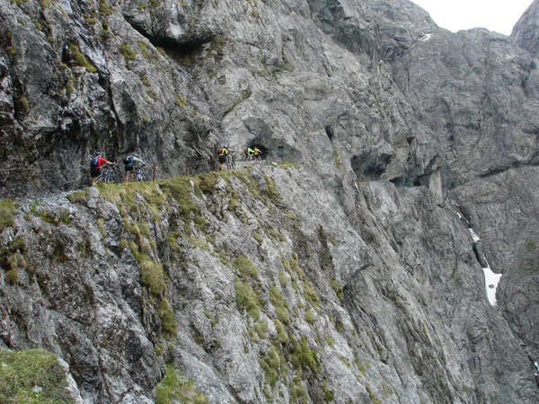 Excursionistas Montaña — Foto de Stock