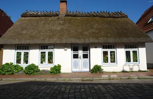 Altes Haus Mit Reetdach — Stockfoto