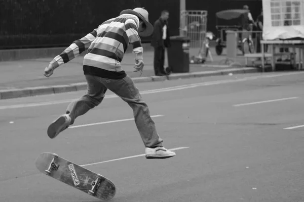 Young Man Roller Skates Street — Stock Photo, Image