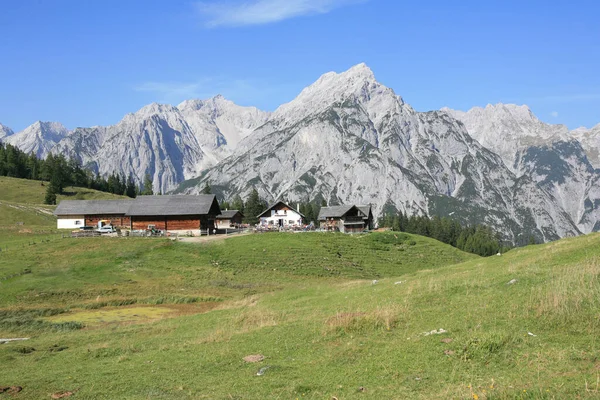 Prachtig Uitzicht Alpen Bergen Achtergrond — Stockfoto