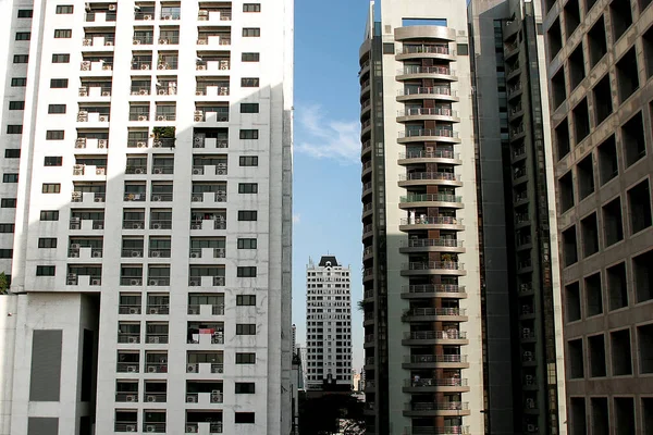 Vista Urbana Cênica Fachada Dos Arranha Céus Modernos — Fotografia de Stock