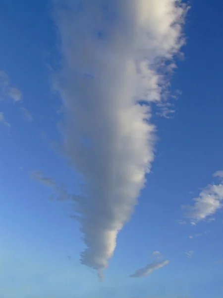 Céu Azul Com Nuvens — Fotografia de Stock