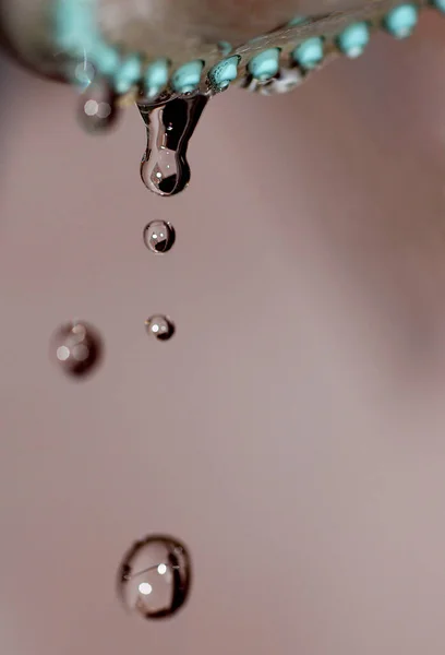 Gotas Agua Sobre Fondo Oscuro —  Fotos de Stock