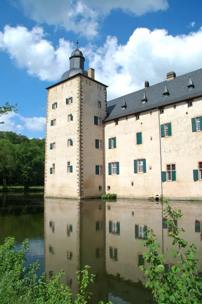 Vacker Utsikt Över Majestätisk Medeltida Slottsarkitektur — Stockfoto