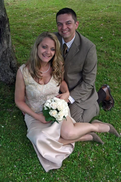 Casal Casamento Apaixonado — Fotografia de Stock