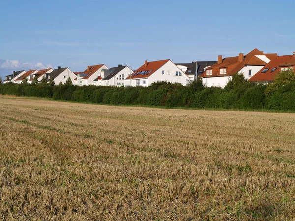 Paisagem Rural Com Telhado Vermelho Campo — Fotografia de Stock