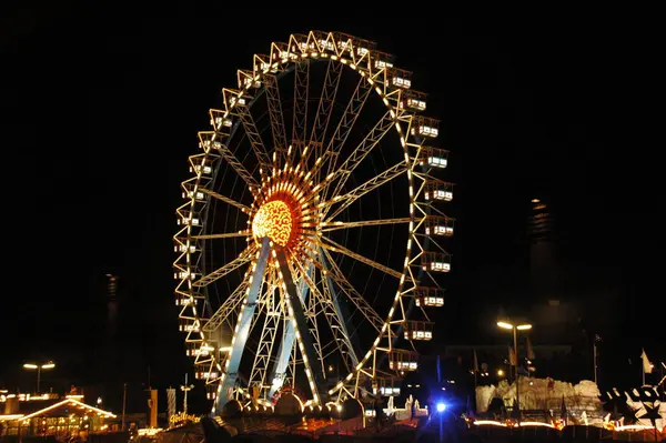 Jätte Pariserhjul Karusell Nöjespark — Stockfoto