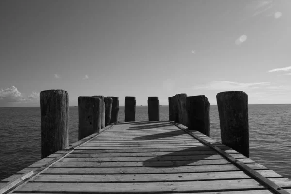 Molo Legno Sul Mare — Foto Stock