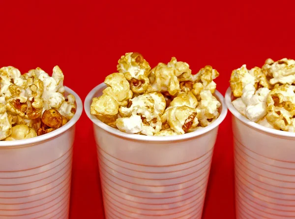 Popcorn Låda Röd Bakgrund — Stockfoto