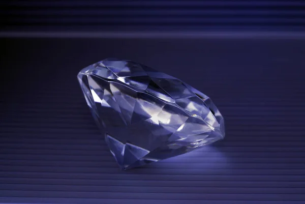 Diamant Juwel Auf Schwarzem Hintergrund — Stockfoto