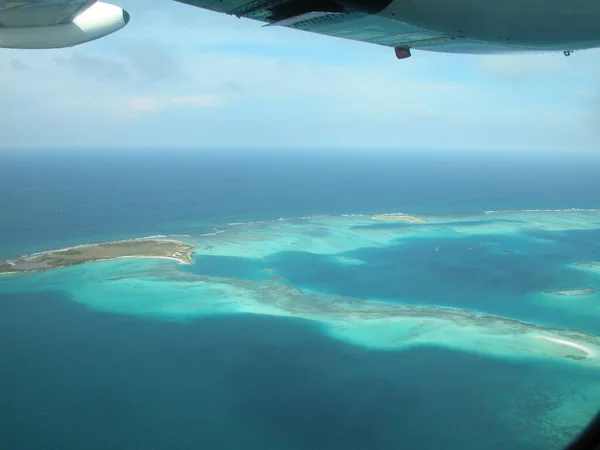 Vista Aérea Las Maldivas Playa Arena Blanca Soleada Isla Tropical —  Fotos de Stock