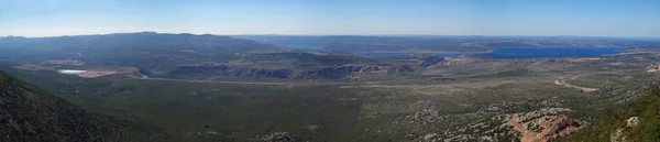 Vista Aerea Delle Montagne Della Montagna Sullo Sfondo Della Città — Foto Stock