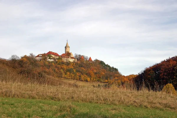 Kirche Herbst — Stockfoto