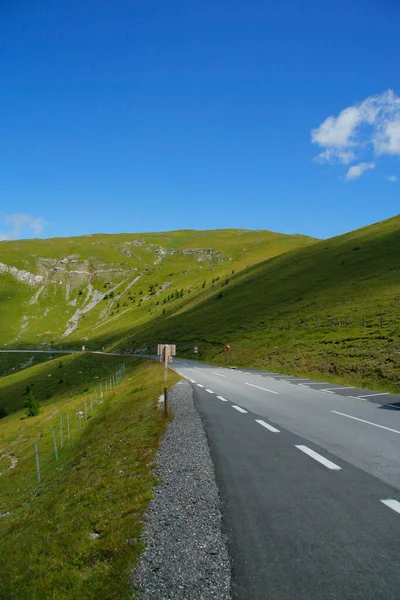 Mountain Roads Alps — kuvapankkivalokuva