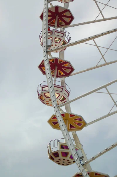 Roda Ferris Melawan Langit — Stok Foto