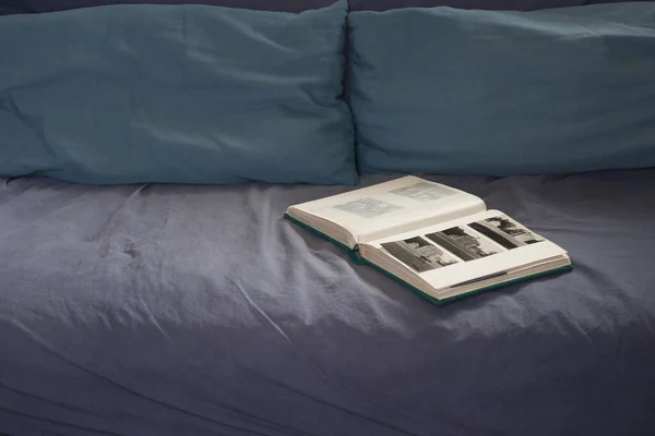 Спальня Великою Кількістю Подушок Подушок — стокове фото