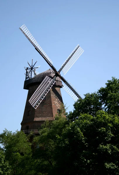 Mill Blå Himmel — Stockfoto