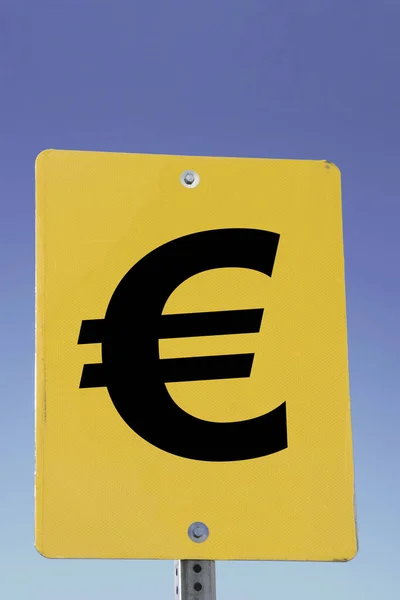 Signo Del Euro Con Fondo Amarillo —  Fotos de Stock