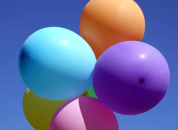 Bunte Luftballons Blauen Himmel — Stockfoto