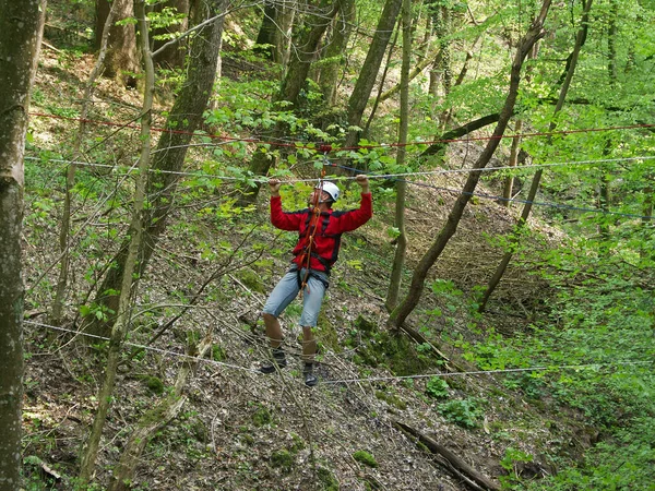 Climbing Mobile Rope Bridge Experience Paedagogic Personality Training Amp Team — Stock Photo, Image