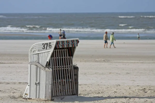 白天靠海的海滩篮 — 图库照片