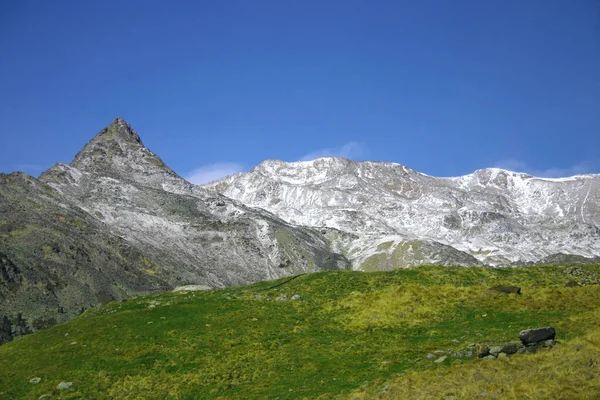 Paysage Montagne Avec Nuages Ciel Bleu — Photo