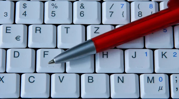 Klawiatura Komputerowa Długopis — Zdjęcie stockowe