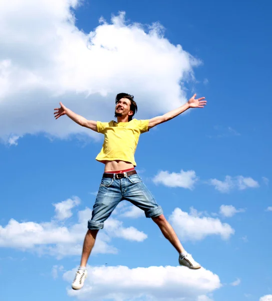 Hombre Joven Que Salta Cielo — Foto de Stock