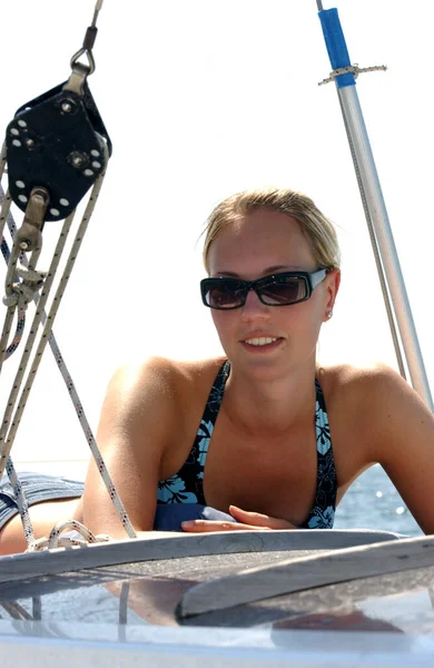 Young Woman Sailing Yacht — Stock Photo, Image