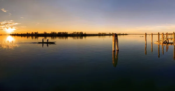 Solnedgång Hav Hav Båt Natur Hamn Resor Natursköna Gondol Gondelere — Stockfoto