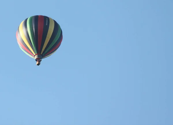 Balon Ogrzane Powietrze Niebie — Zdjęcie stockowe