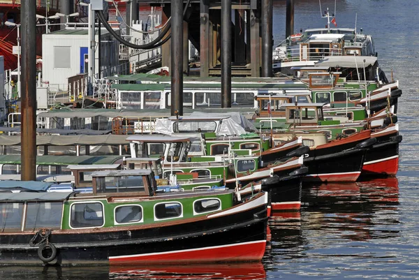 Hamburg Limanı Nda Kasalar — Stok fotoğraf