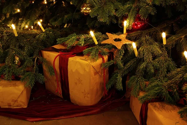 Pakowanie Prezentów Świątecznych — Zdjęcie stockowe