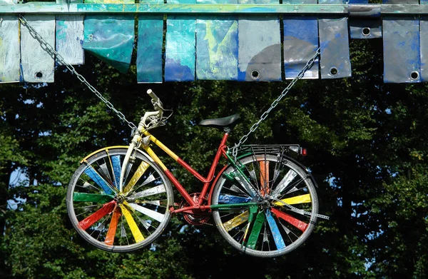 公園内の古い自転車は — ストック写真