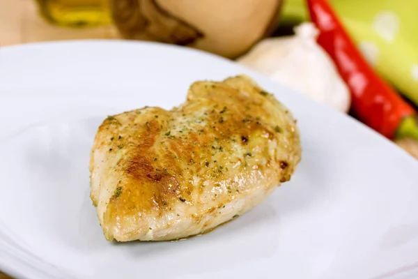 Grilled Chicken Breast Vegetables White Plate — Stock Photo, Image