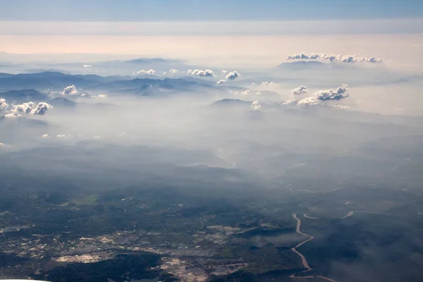 Uçaktan Uçağın Penceresinin Hava Görüntüsü — Stok fotoğraf