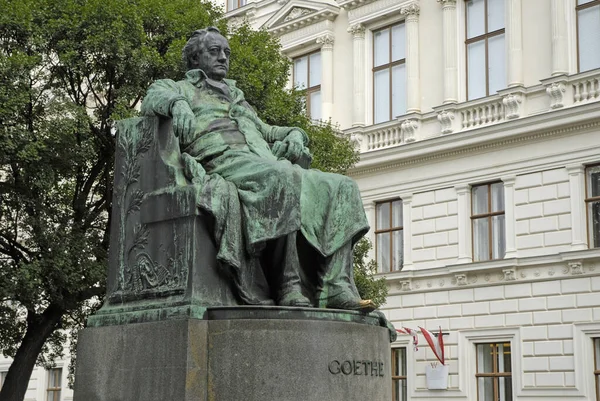 Pomnik Goethego Przed Pałacem Schey Wiedeń — Zdjęcie stockowe