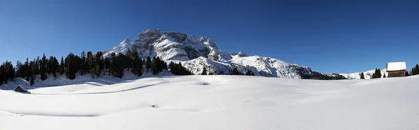 Hermosa Vista Sobre Los Alpes Montañas Fondo —  Fotos de Stock