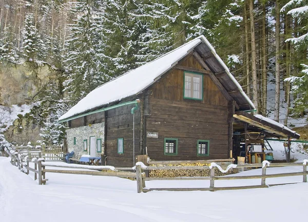 Cabaña Madera Nieve —  Fotos de Stock