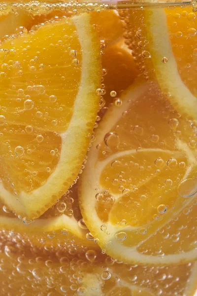 Pomarańcza Kroplami Wody — Zdjęcie stockowe